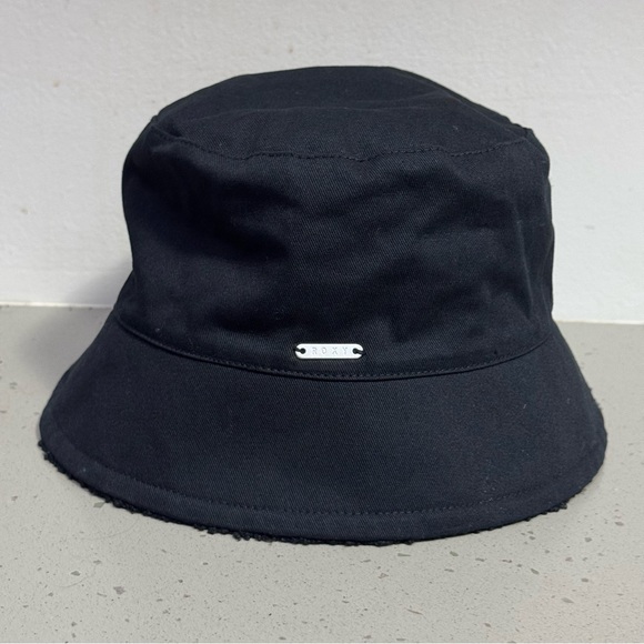 ROXY Reversible Black Bucket Hat - M/L - Picture 5 of 6